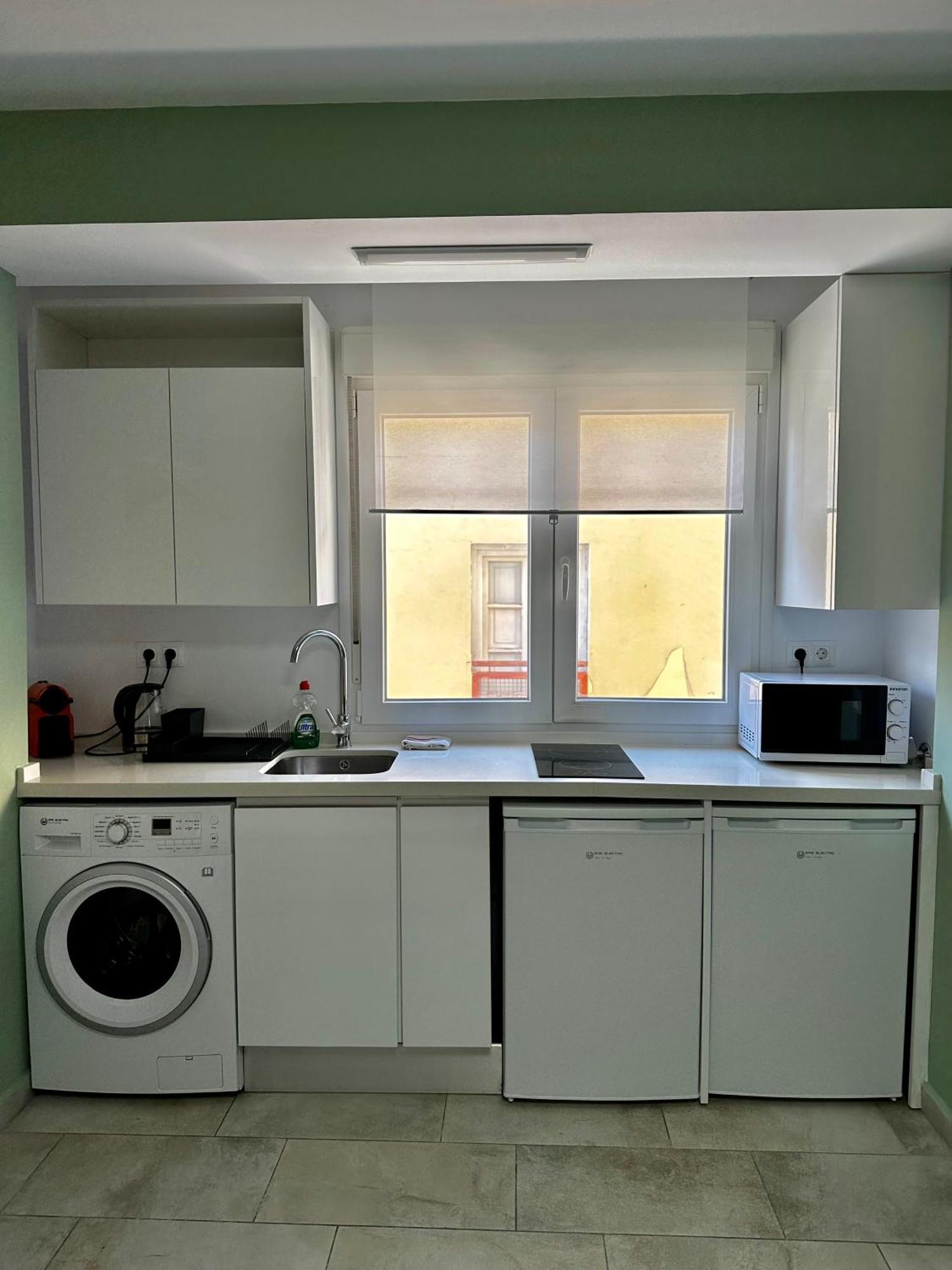 Lovely Studio Apartment مالقة المظهر الخارجي الصورة